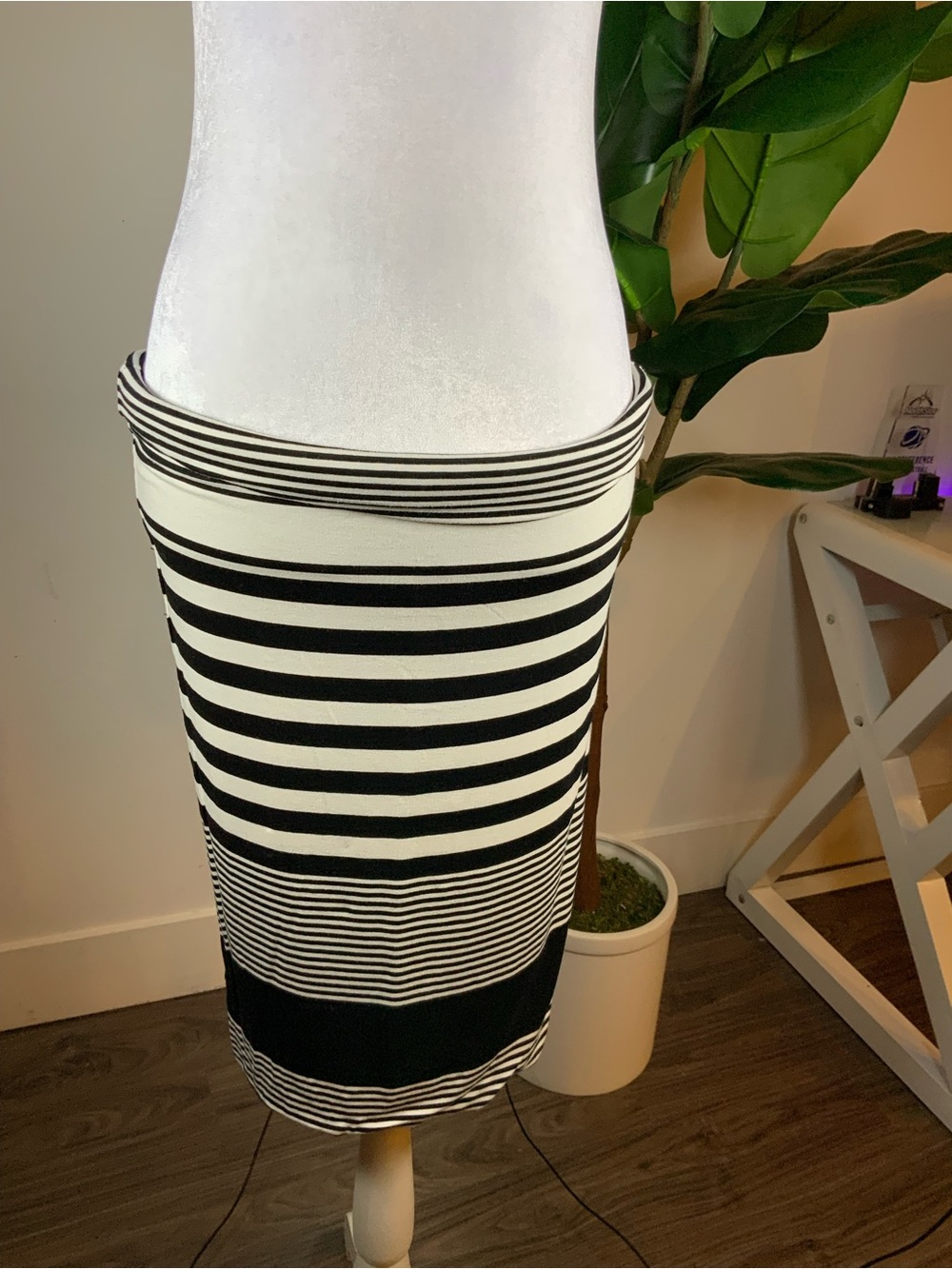 LOFT Black and White Striped Pencil Skirt
